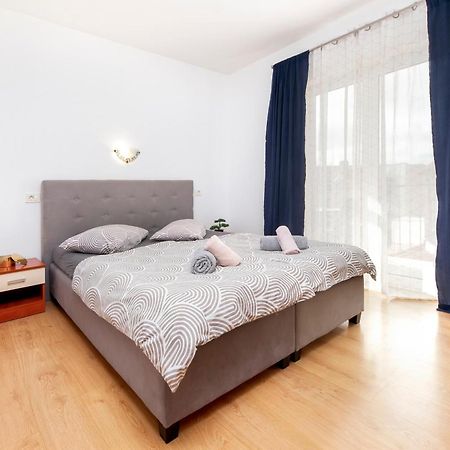 Apartmani Sara-Andrea Rovinj Exteriör bild